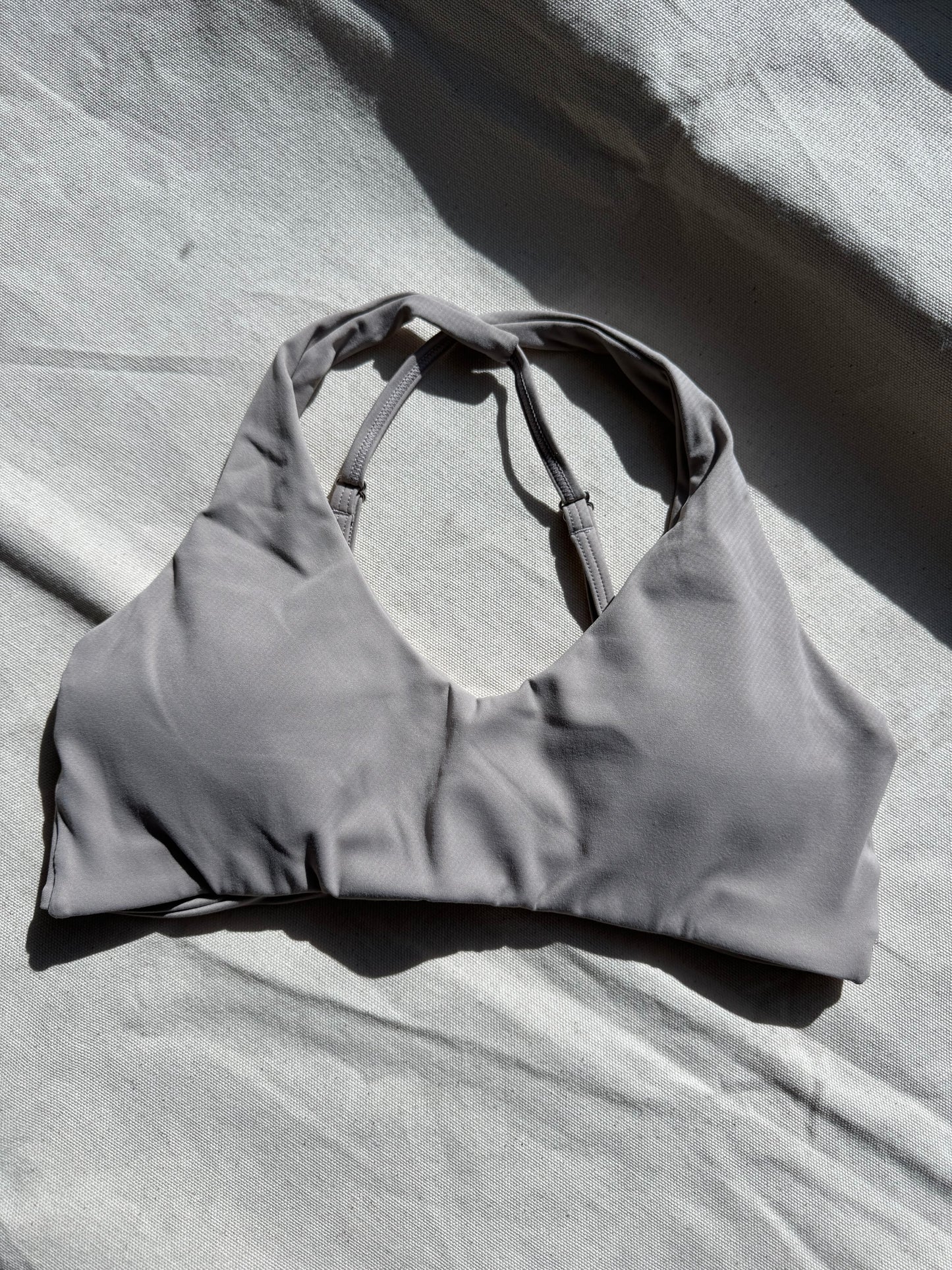 SPORTS BRA CROSSED STRAPS TWISTED BAND SET πΈ