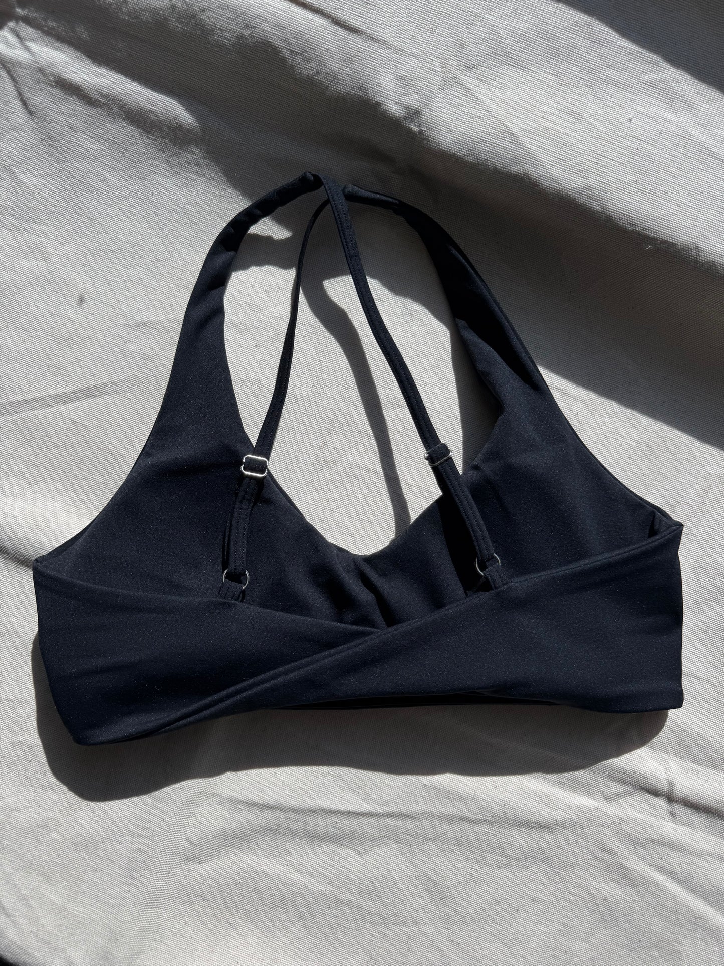 SPORTS BRA CROSSED STRAPS TWISTED BAND SET πΈ
