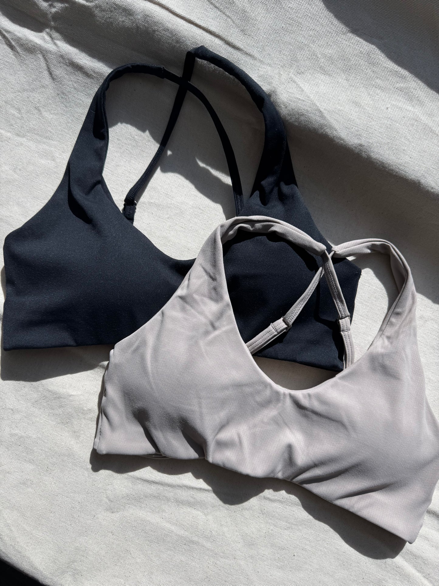 SPORTS BRA CROSSED STRAPS TWISTED BAND SET πΈ