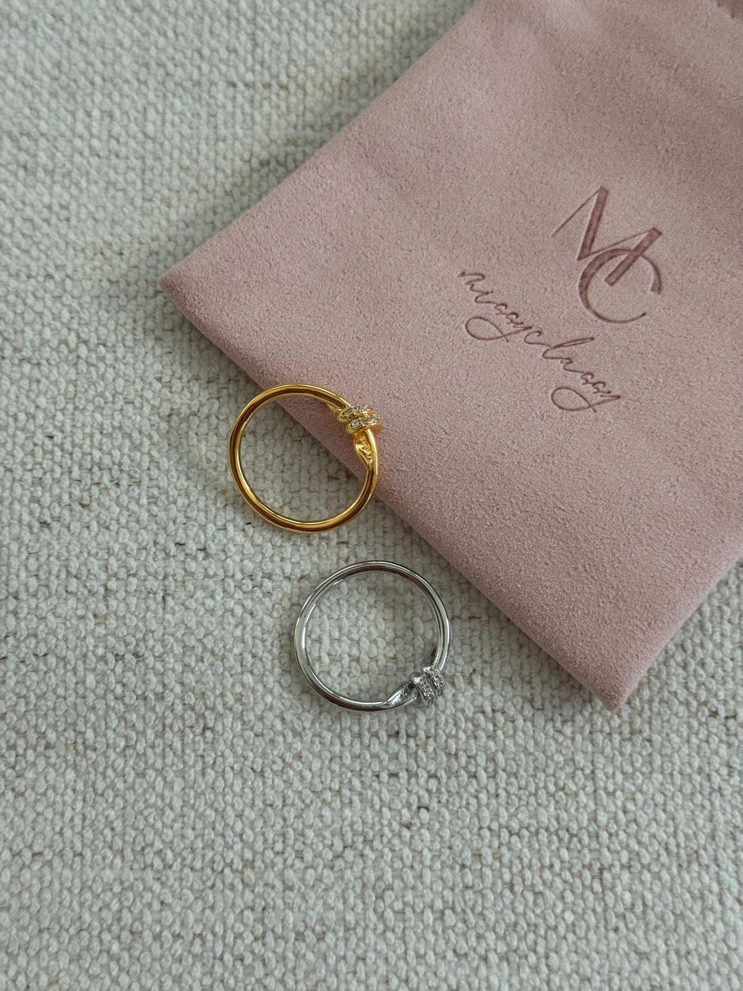 DIAMOND KNOTTED RING ✨