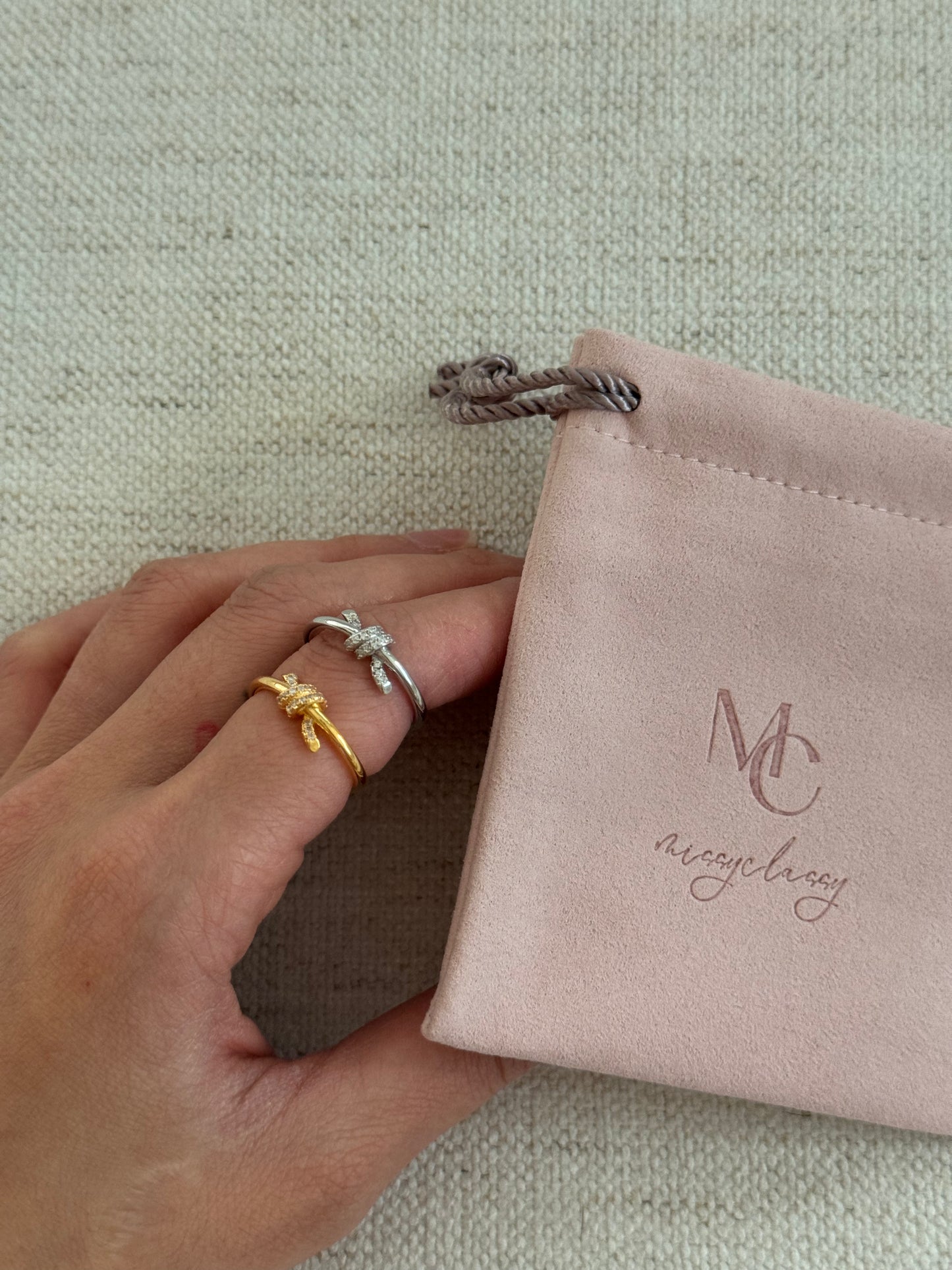 DIAMOND KNOTTED RING ✨
