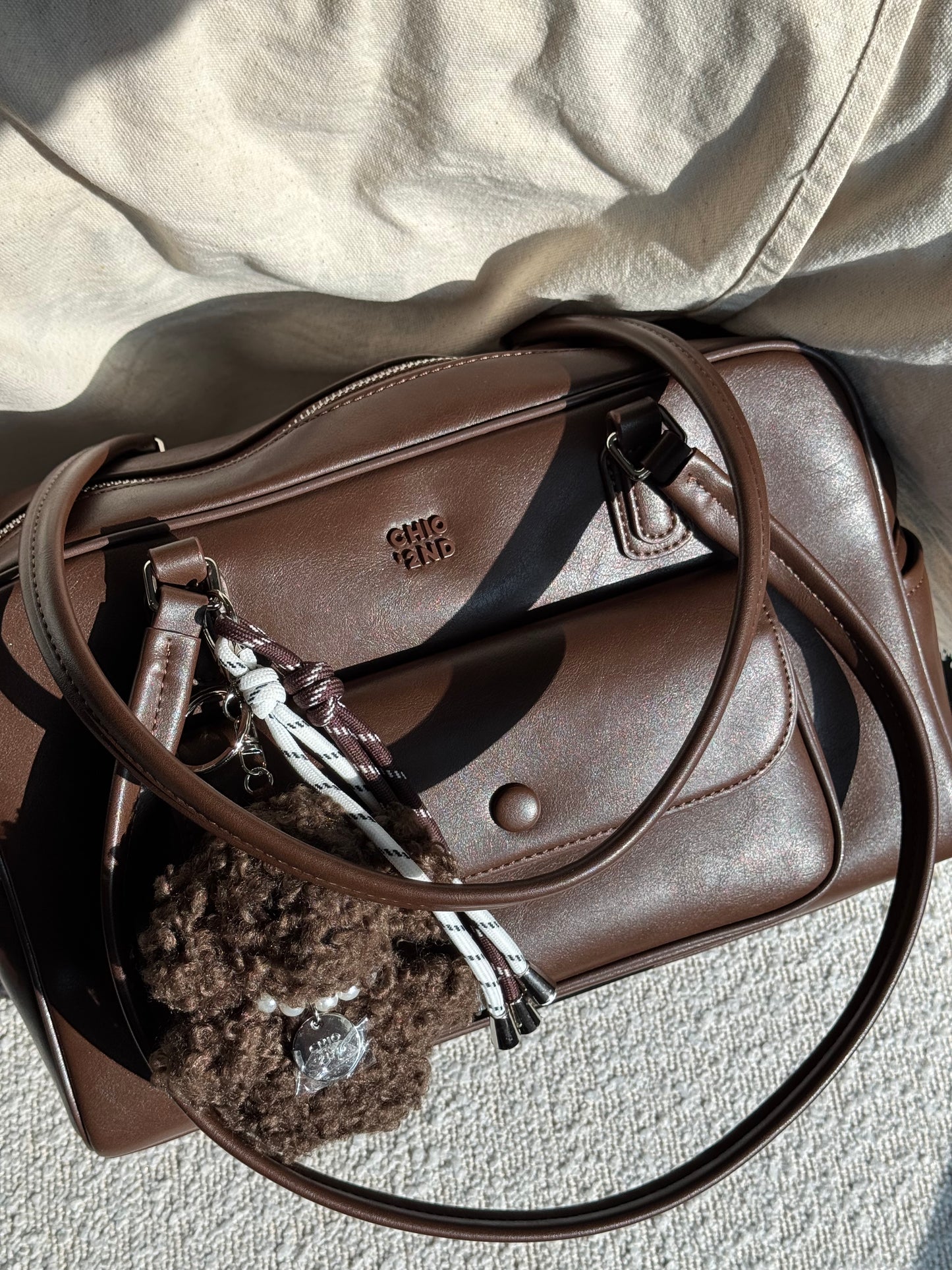 CHIO’2ND CHOCOLATE SHOULDER HANDBAG ✨