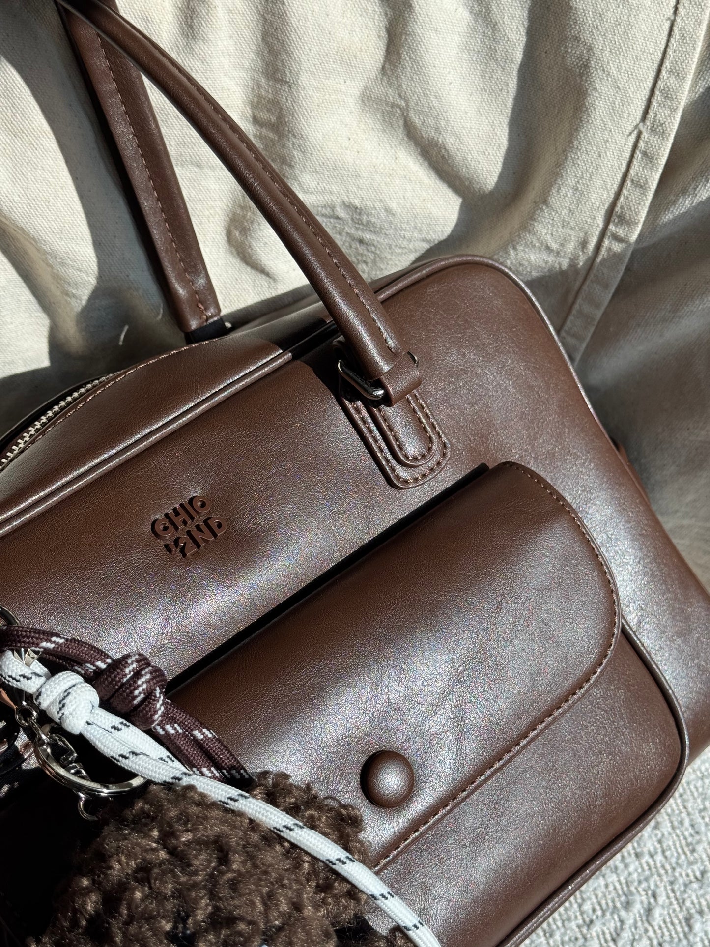 CHIO’2ND CHOCOLATE SHOULDER HANDBAG ✨
