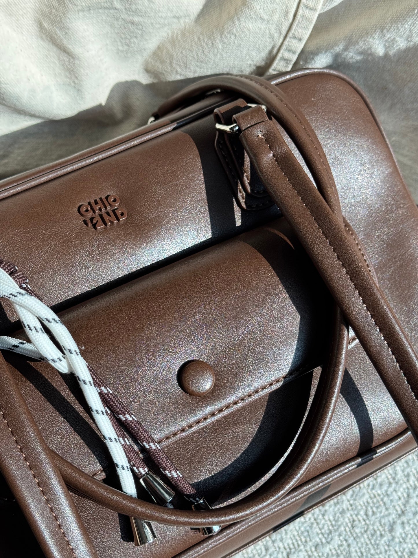 CHIO’2ND CHOCOLATE SHOULDER HANDBAG ✨