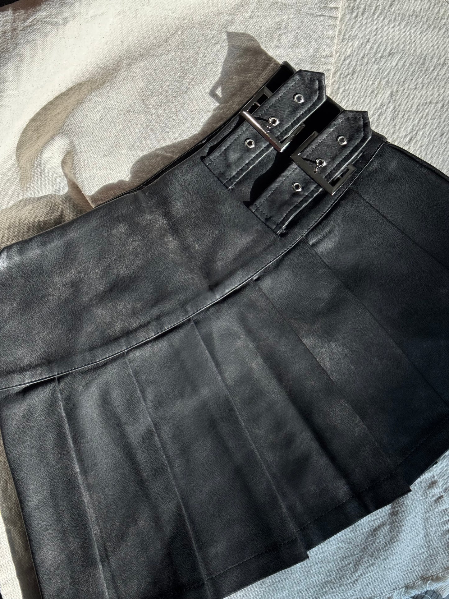LEATHER PLEATED SKIRTS 🌸