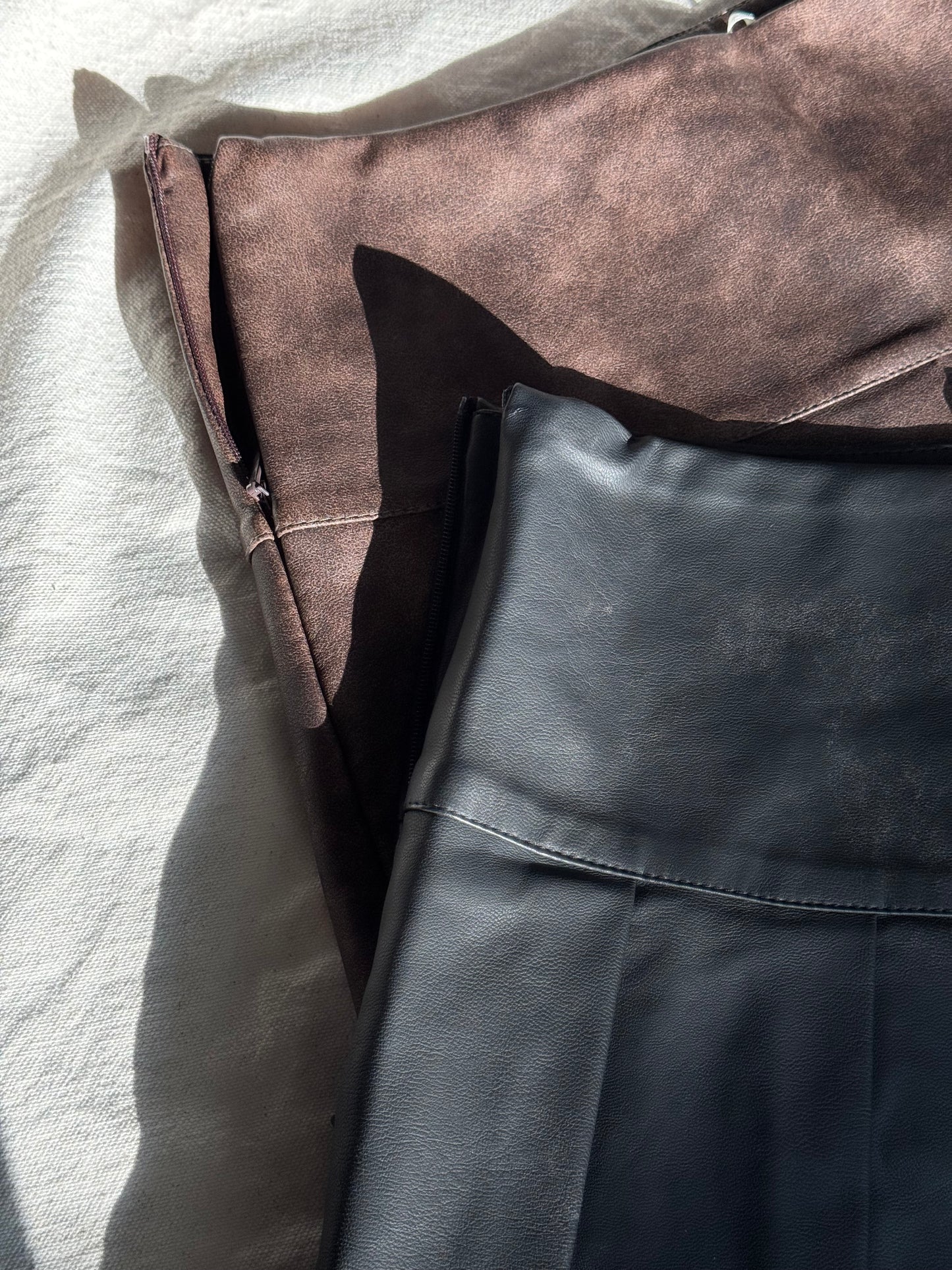 LEATHER PLEATED SKIRTS 🌸