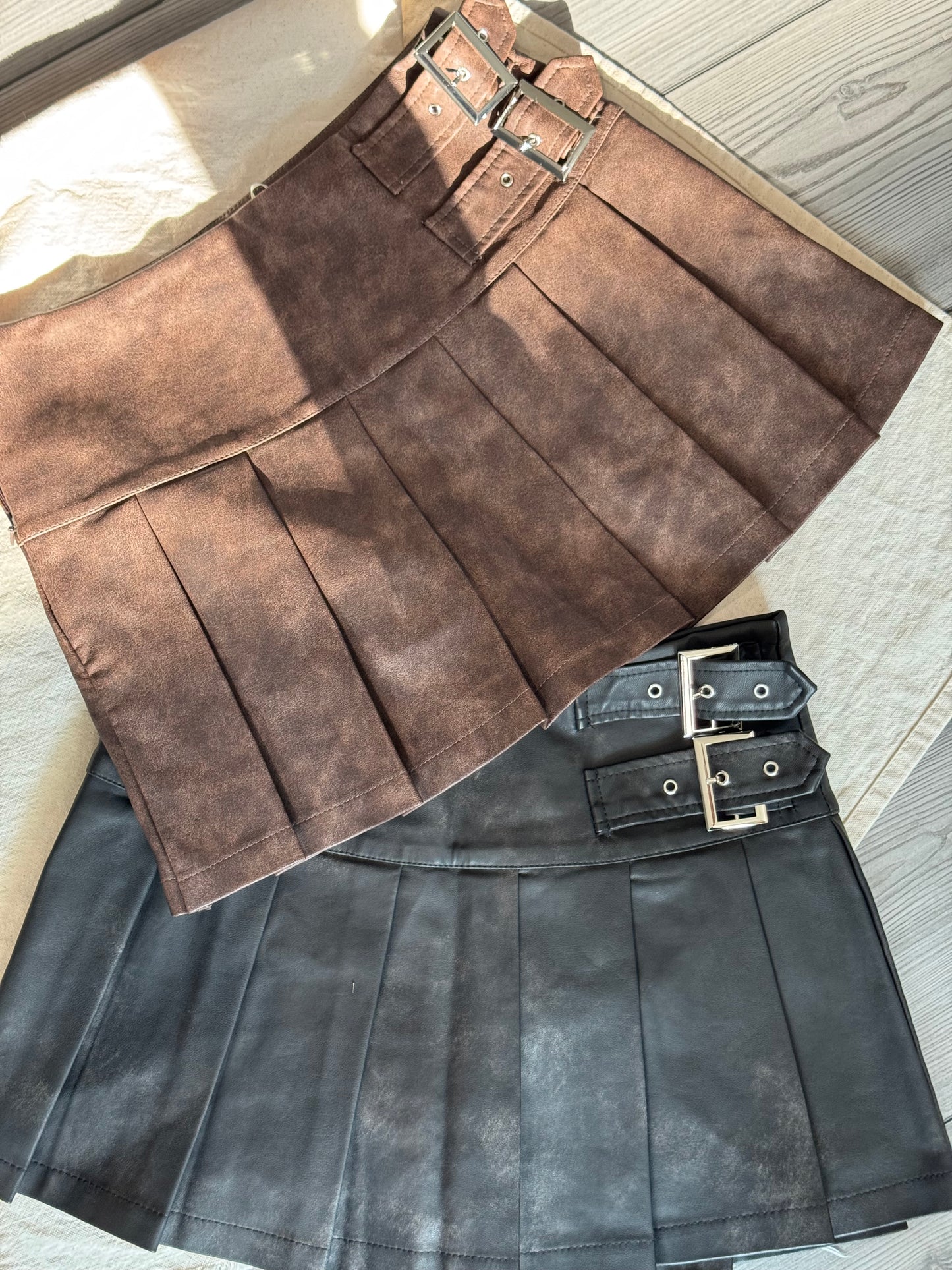 LEATHER PLEATED SKIRTS 🌸