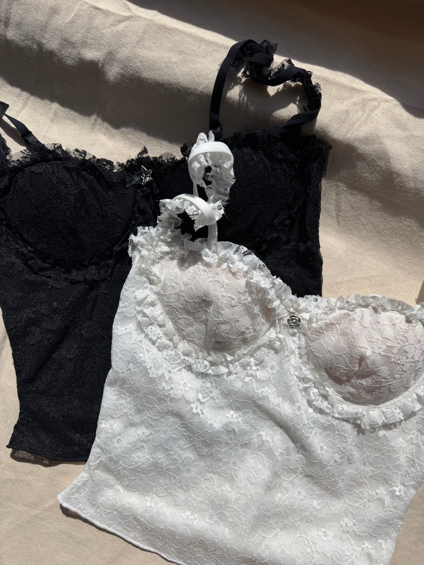 BUSTIER LACE CROP 🌸
